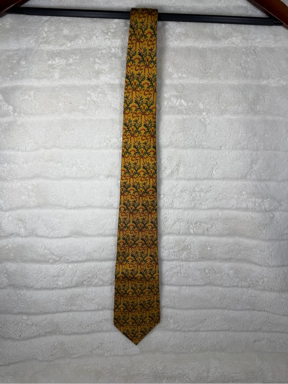 salvatore ferragamo Tie golf and ribbon motif with green foliage festive